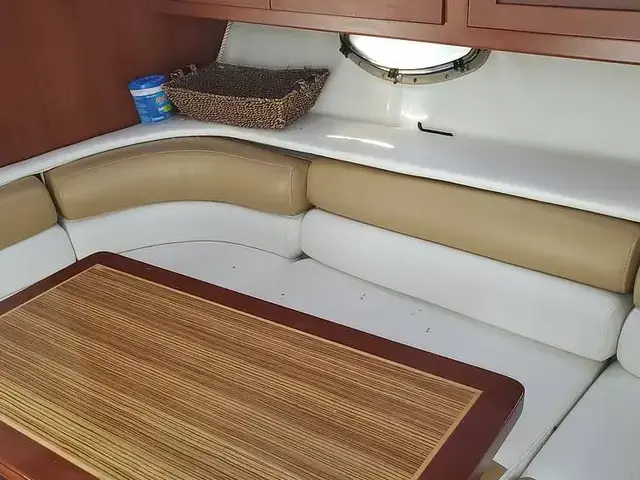 Chaparral Signature 30