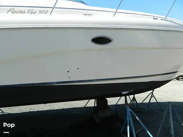 Rinker 310 Fiesta Vee