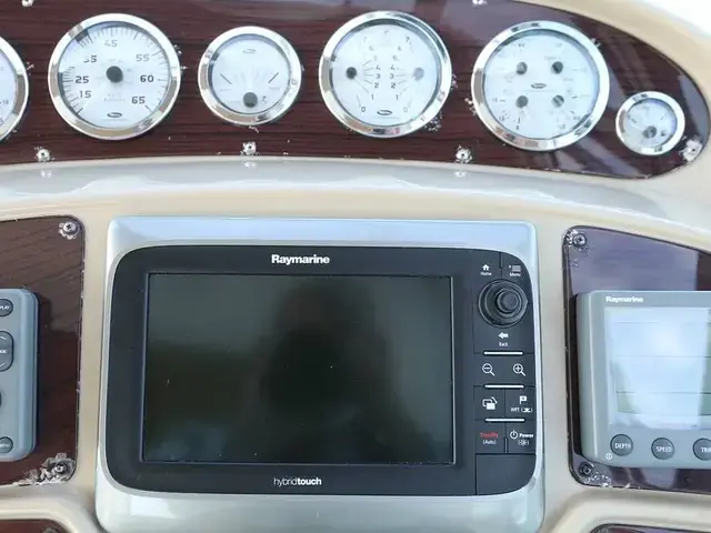 Chaparral 330 Signature