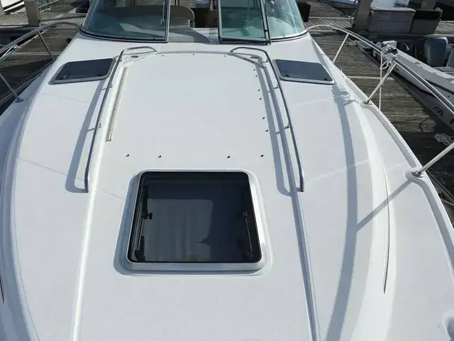 Chaparral 330 Signature