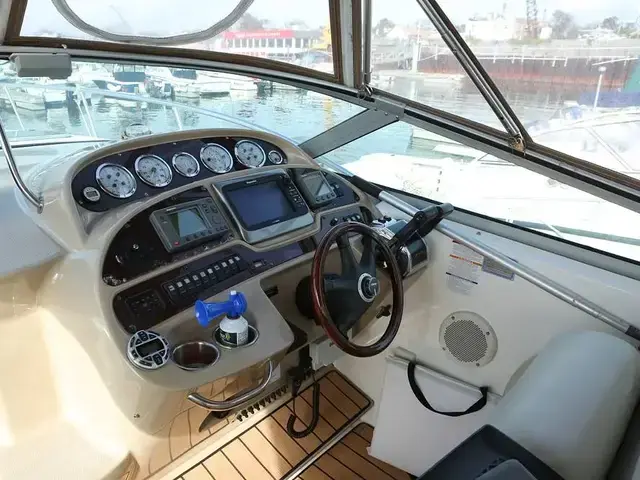 Chaparral 330 Signature