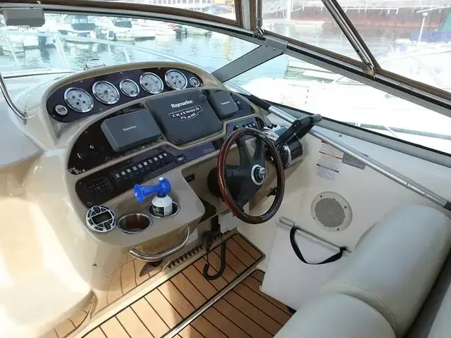 Chaparral 330 Signature