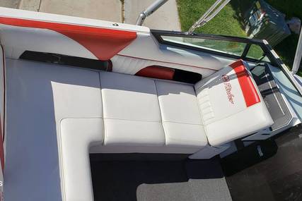 Rinker V206 Captiva