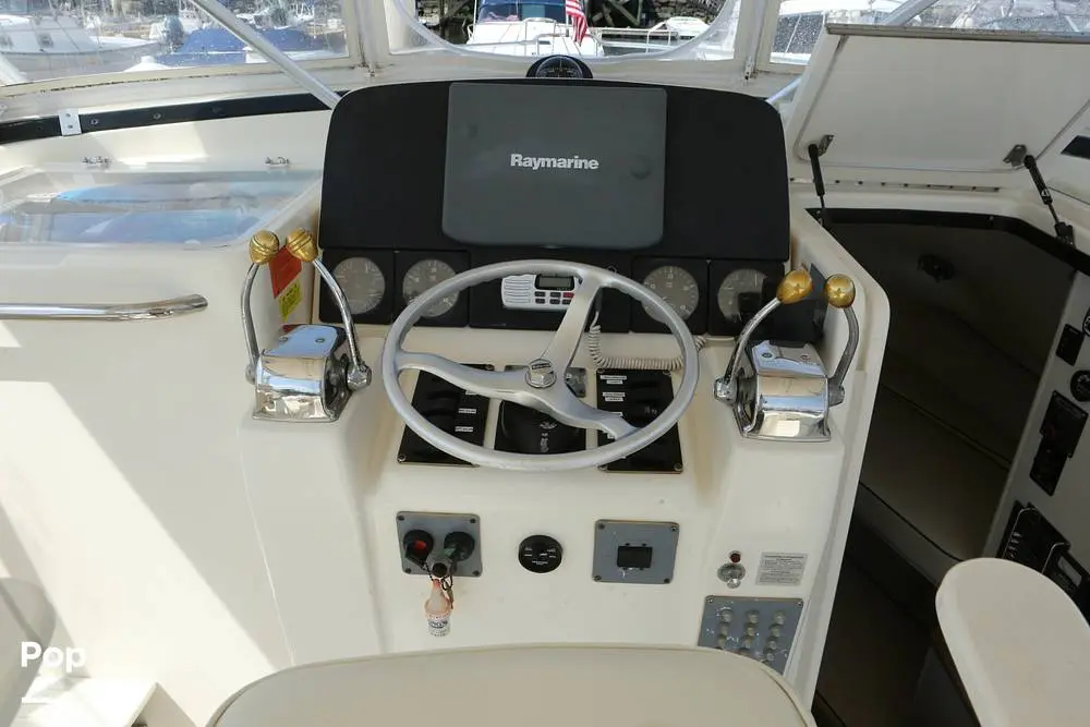 1996 Pursuit 3000 offshore