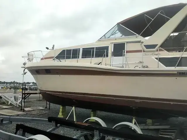 Chris Craft Catalina 381