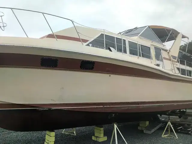 Chris Craft Catalina 381