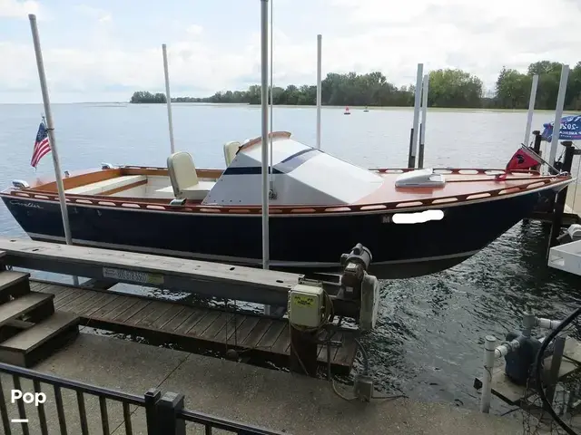 Chris Craft Cavalier Cutlass