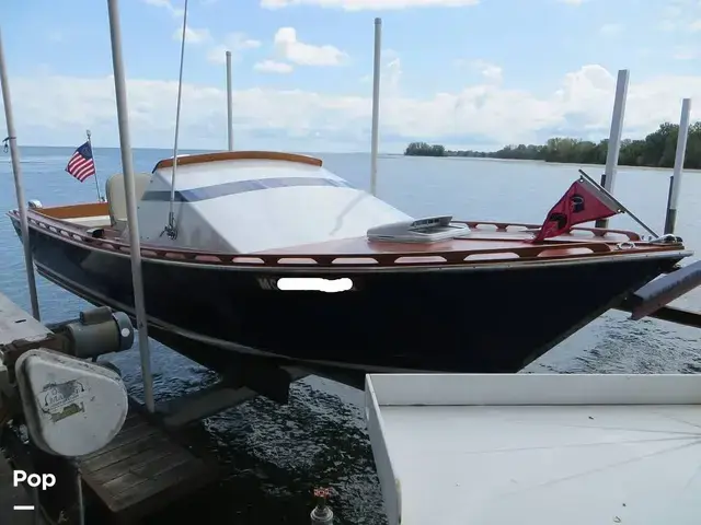 Chris Craft Cavalier Cutlass