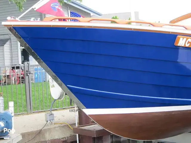 Chris Craft Cavalier Cutlass