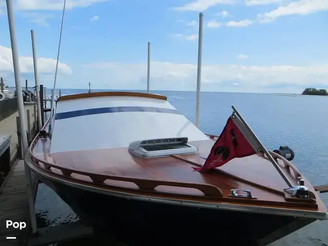 Chris Craft Cavalier Cutlass