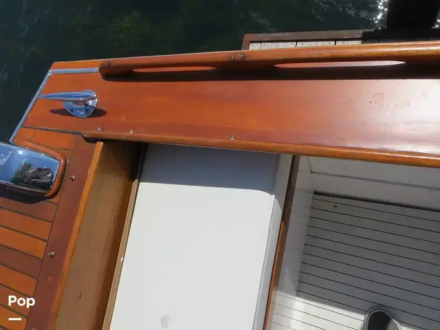 Chris Craft Cavalier Cutlass