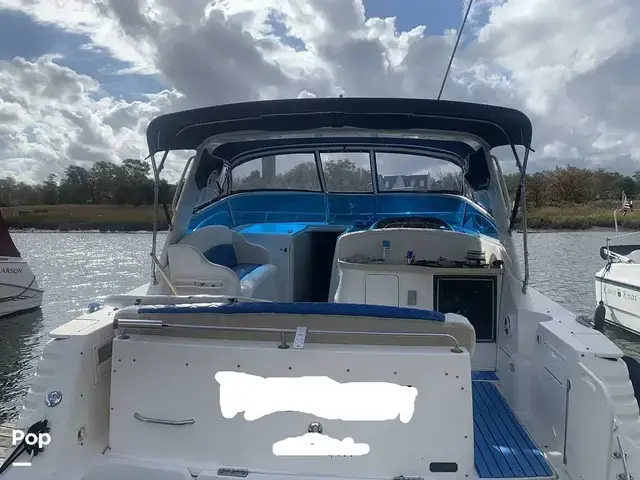 Rinker 330 Fiesta Vee