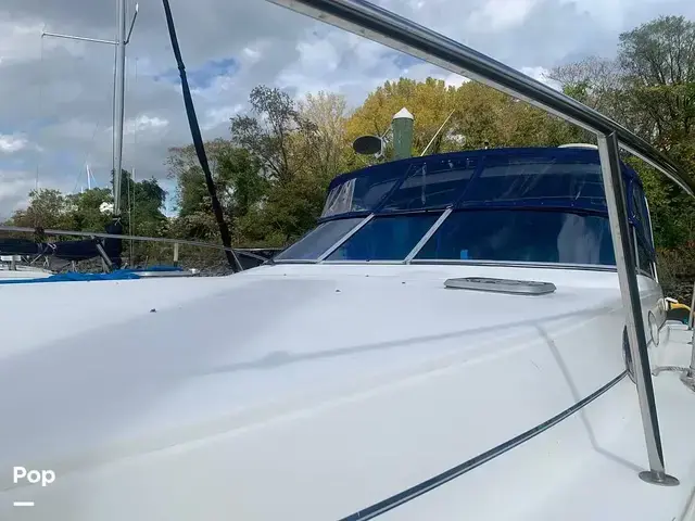 Rinker 330 Fiesta Vee