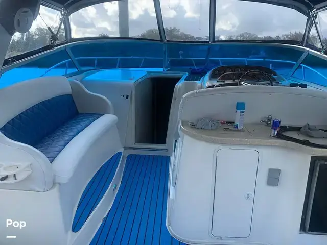 Rinker 330 Fiesta Vee