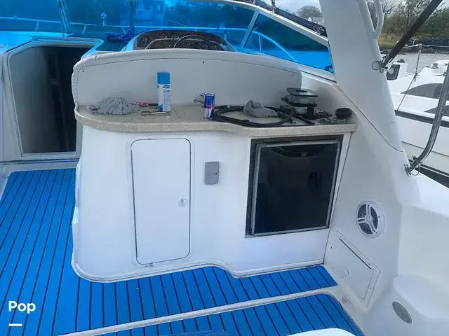 Rinker 330 Fiesta Vee