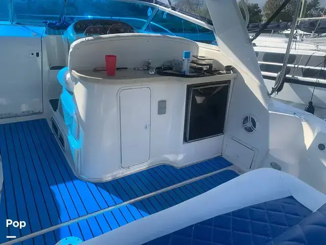 Rinker 330 Fiesta Vee