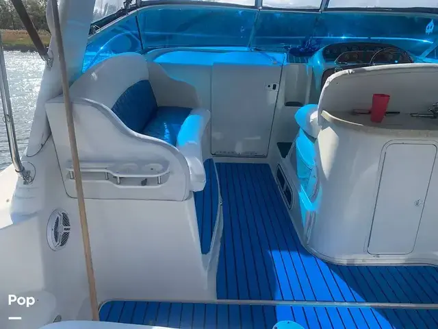 Rinker 330 Fiesta Vee