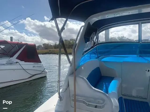 Rinker 330 Fiesta Vee