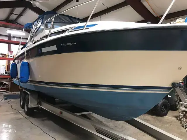 Carver 23 Montego Mid Cabin