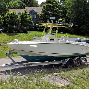 2004 Boston Whaler 240 Outrage