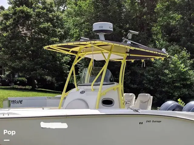 Boston Whaler 240 Outrage