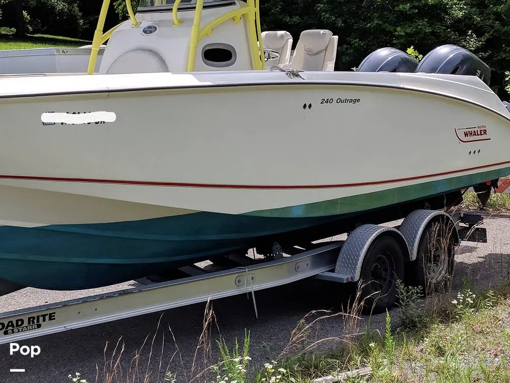 2004 Boston Whaler 240 outrage