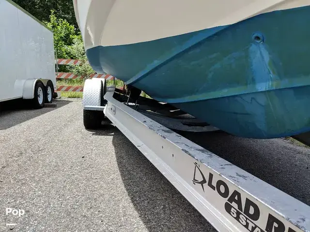 Boston Whaler 240 Outrage