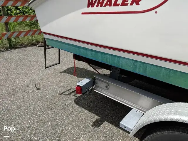 Boston Whaler 240 Outrage