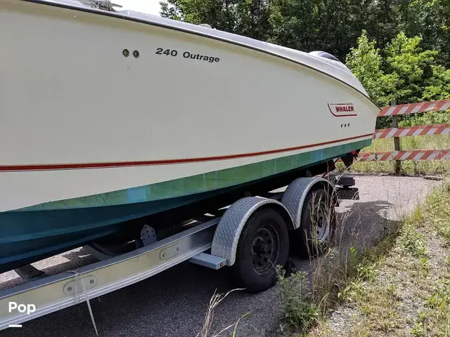 Boston Whaler 240 Outrage