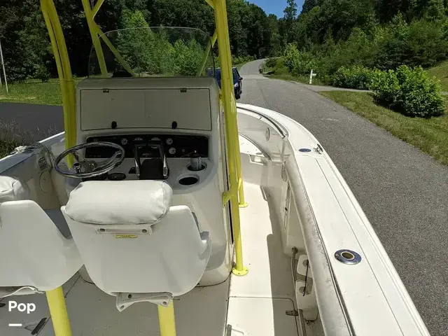 Boston Whaler 240 Outrage