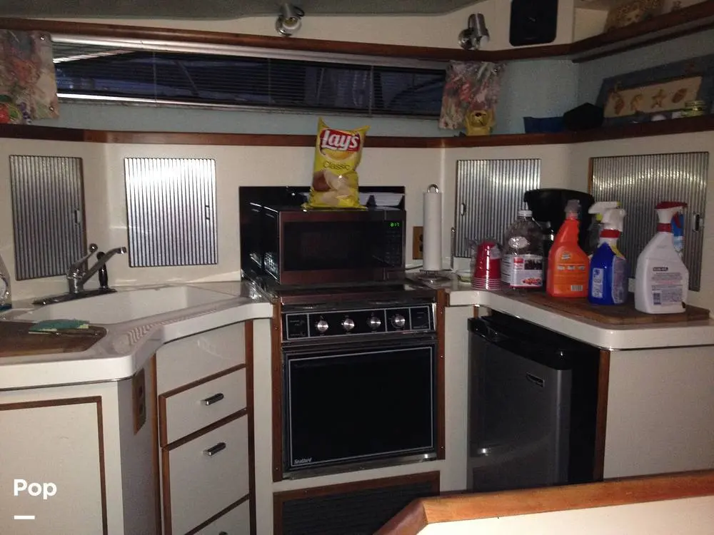 1988 Sea Ray 340 express cruiser