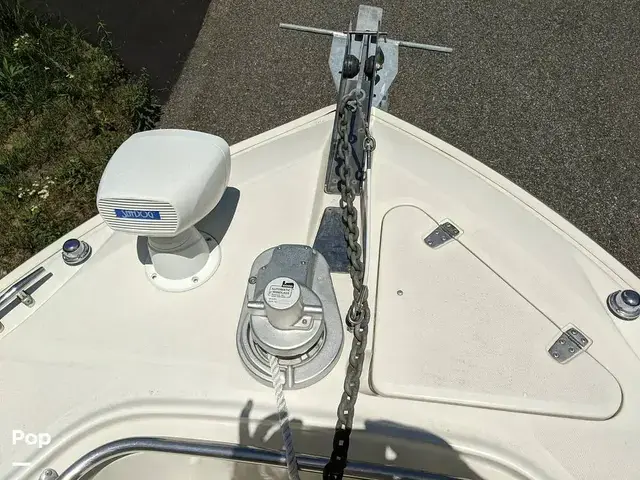 Boston Whaler 240 Outrage