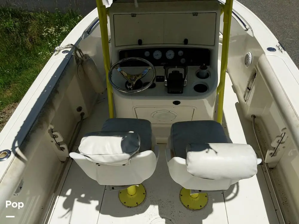 2004 Boston Whaler 240 outrage