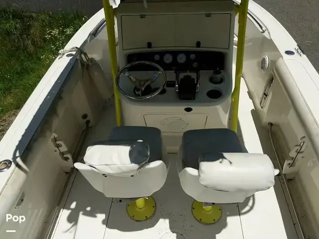 Boston Whaler 240 Outrage