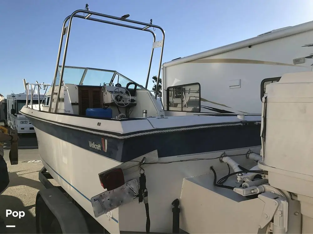 1986 Wellcraft sportsman 230