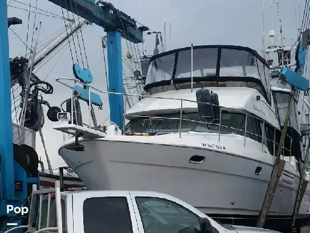 Bayliner 4587 Cockpit