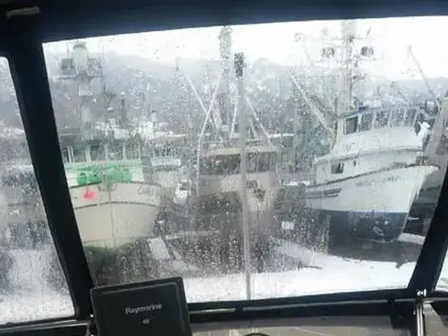 Bayliner 4587 Cockpit