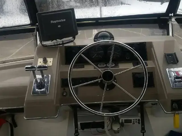 Bayliner 4587 Cockpit