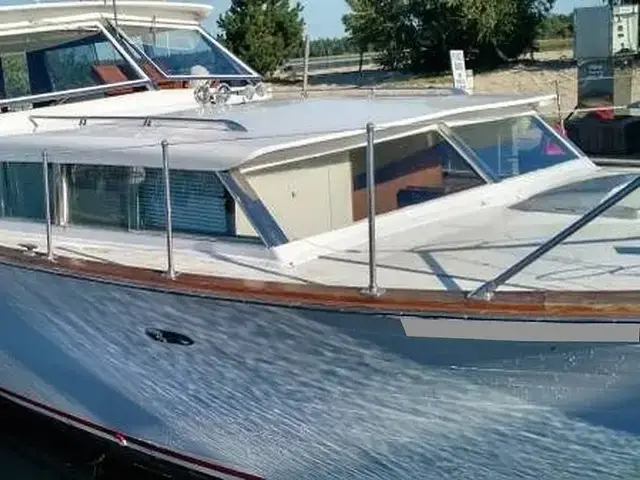 Chris-Craft Constellation Hard Top