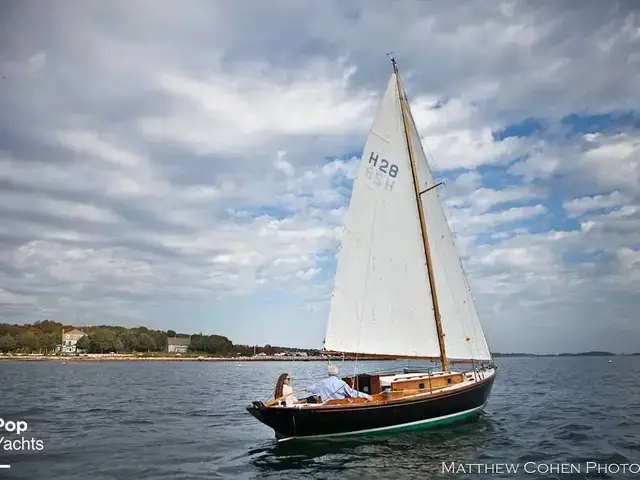 Herreshoff 28