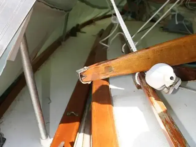 Herreshoff 28