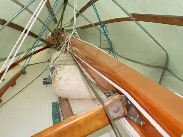 Herreshoff 28