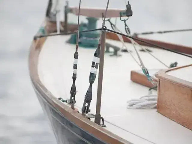 Herreshoff 28