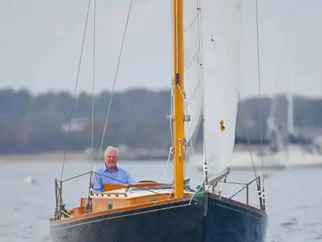 Herreshoff 28