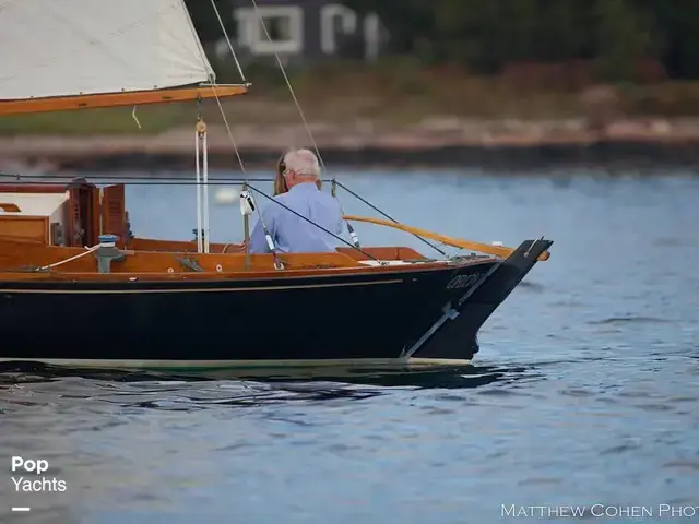 Herreshoff 28