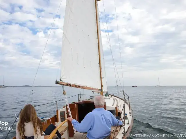 Herreshoff 28