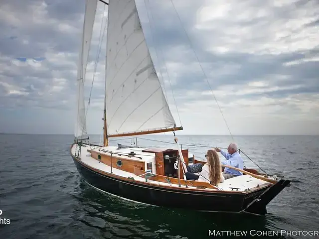 Herreshoff 28