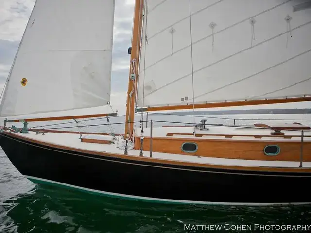 Herreshoff 28