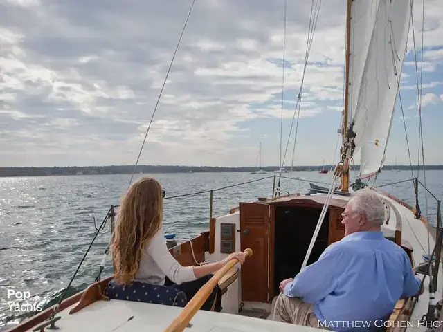 Herreshoff 28