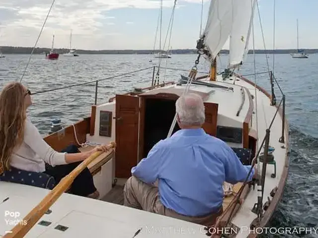 Herreshoff 28